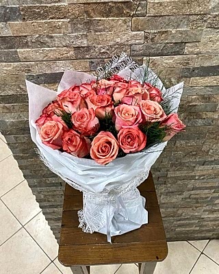 İTHAL RENKLİ GÜL BUKETİ